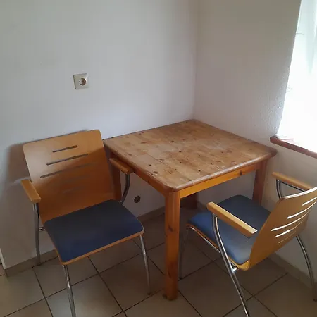 Apartment F1 *